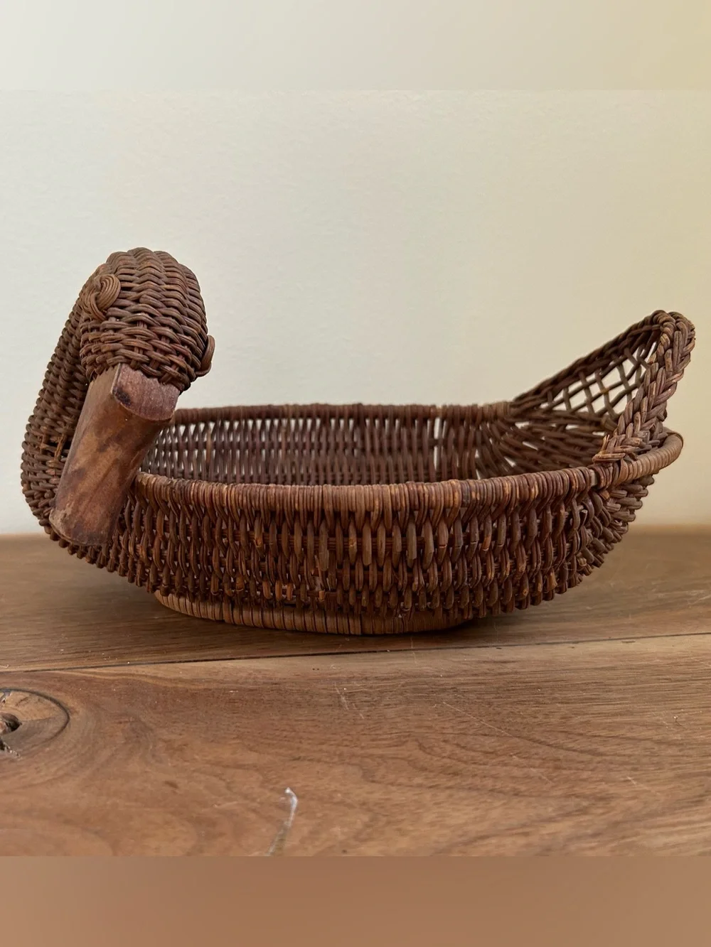 Wicker Swan Basket